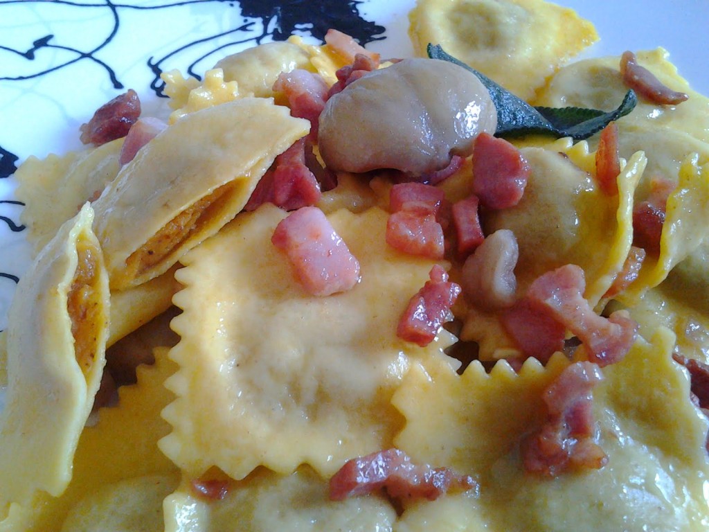 Ravioli con zucca e castagne