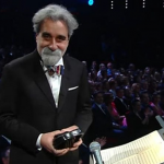 A Sanremo, pomodori per il maestro Vessicchio